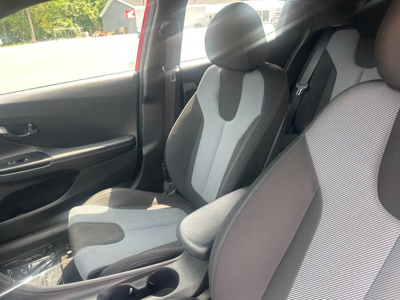 Used 2019 Hyundai Veloster 2.0 image 10