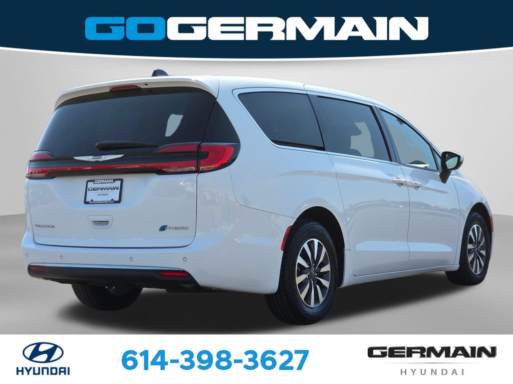 Used 2023 Chrysler Pacifica Touring-L FWD image 8