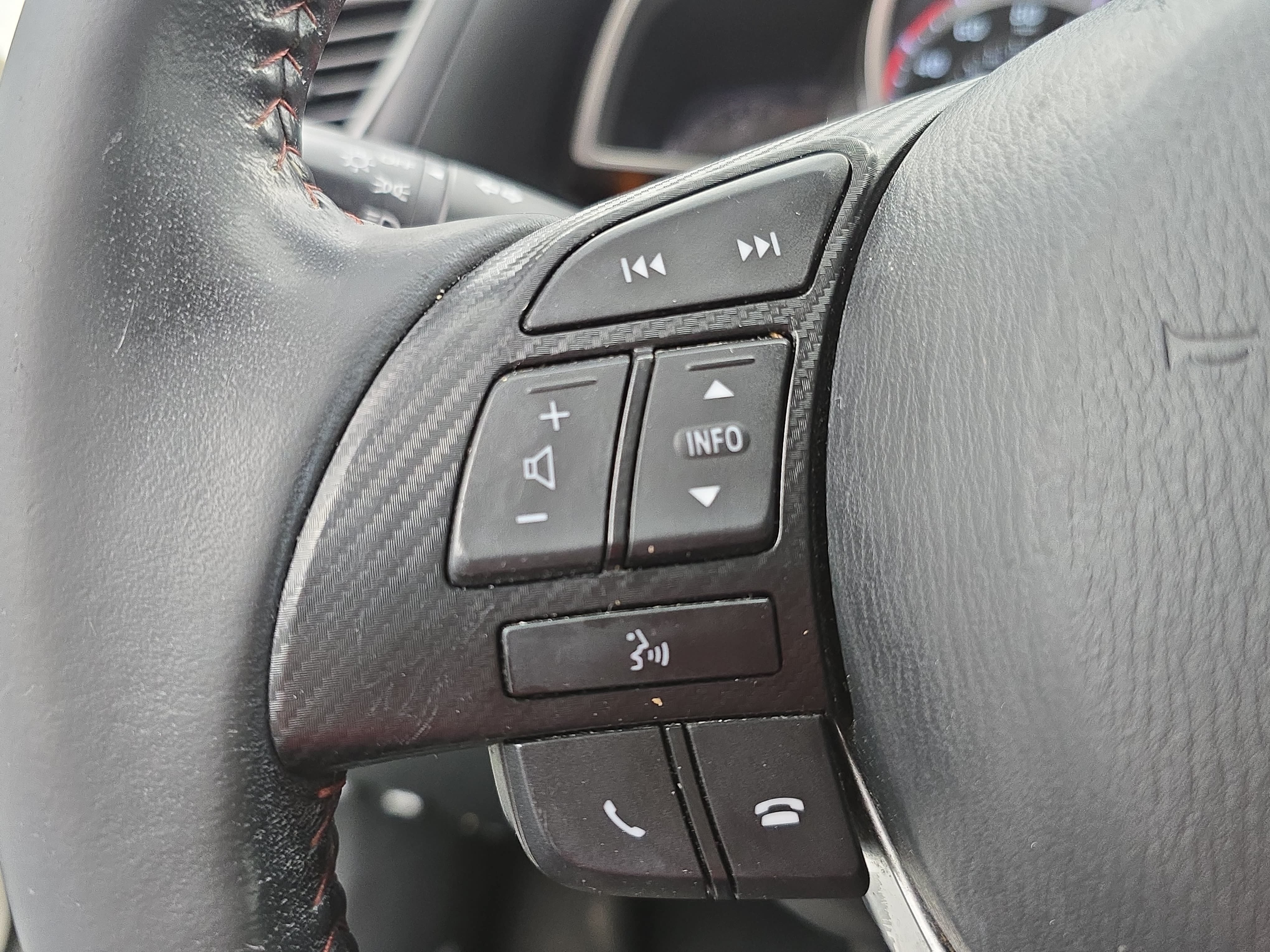 Used 2014 MAZDA MAZDA3 i Grand Touring FWD image 16
