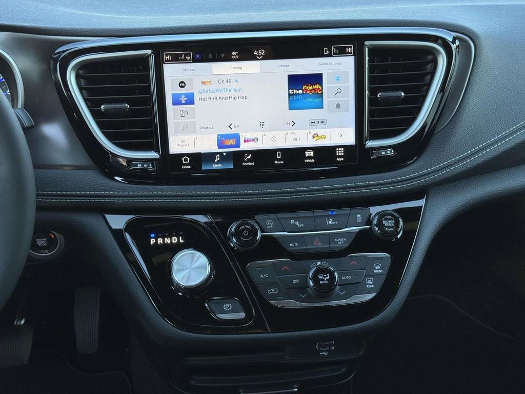 New 2026 Chrysler Pacifica Select w/ S Appearance Package FWD image 15