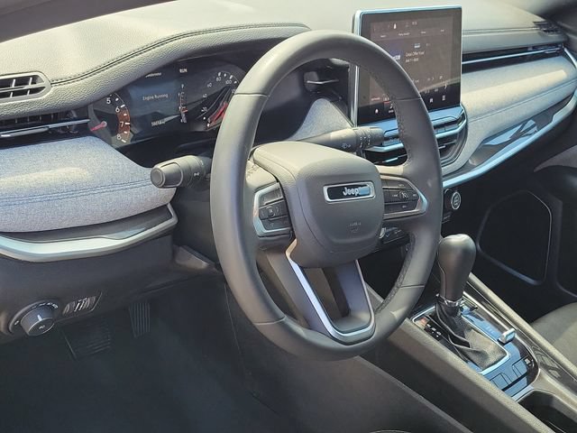 Used 2024 Jeep Compass Latitude AWD/4WD image 6