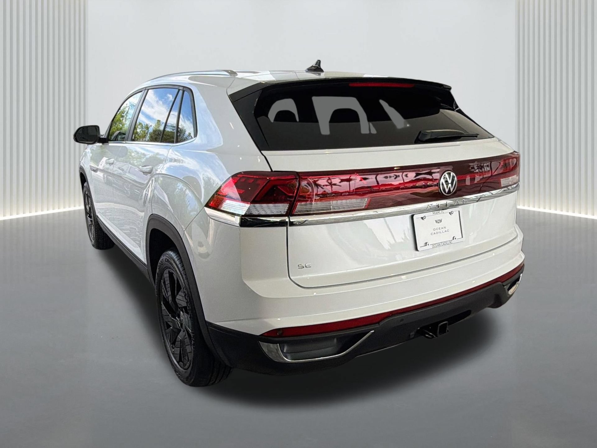 Used 2026 Volkswagen Atlas Cross Sport SE FWD image 3