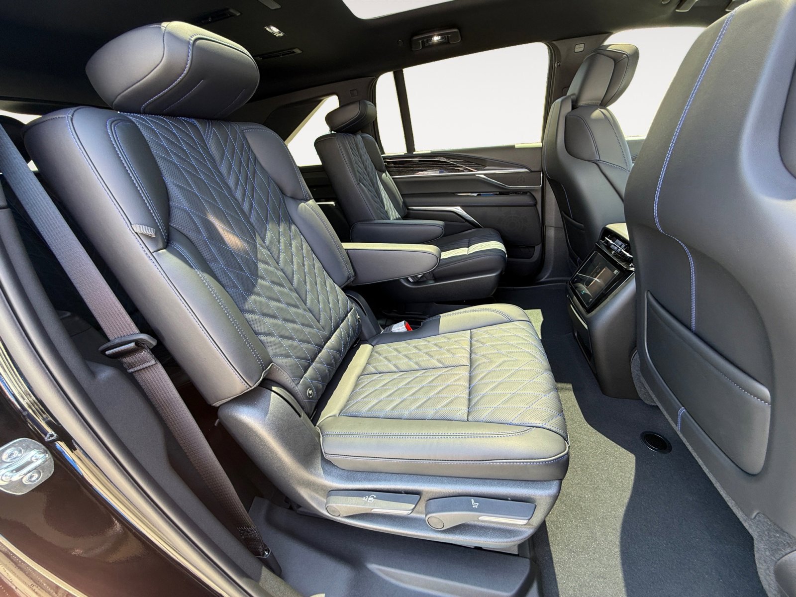 New 2026 Cadillac Escalade IQ Luxury 1 image 18