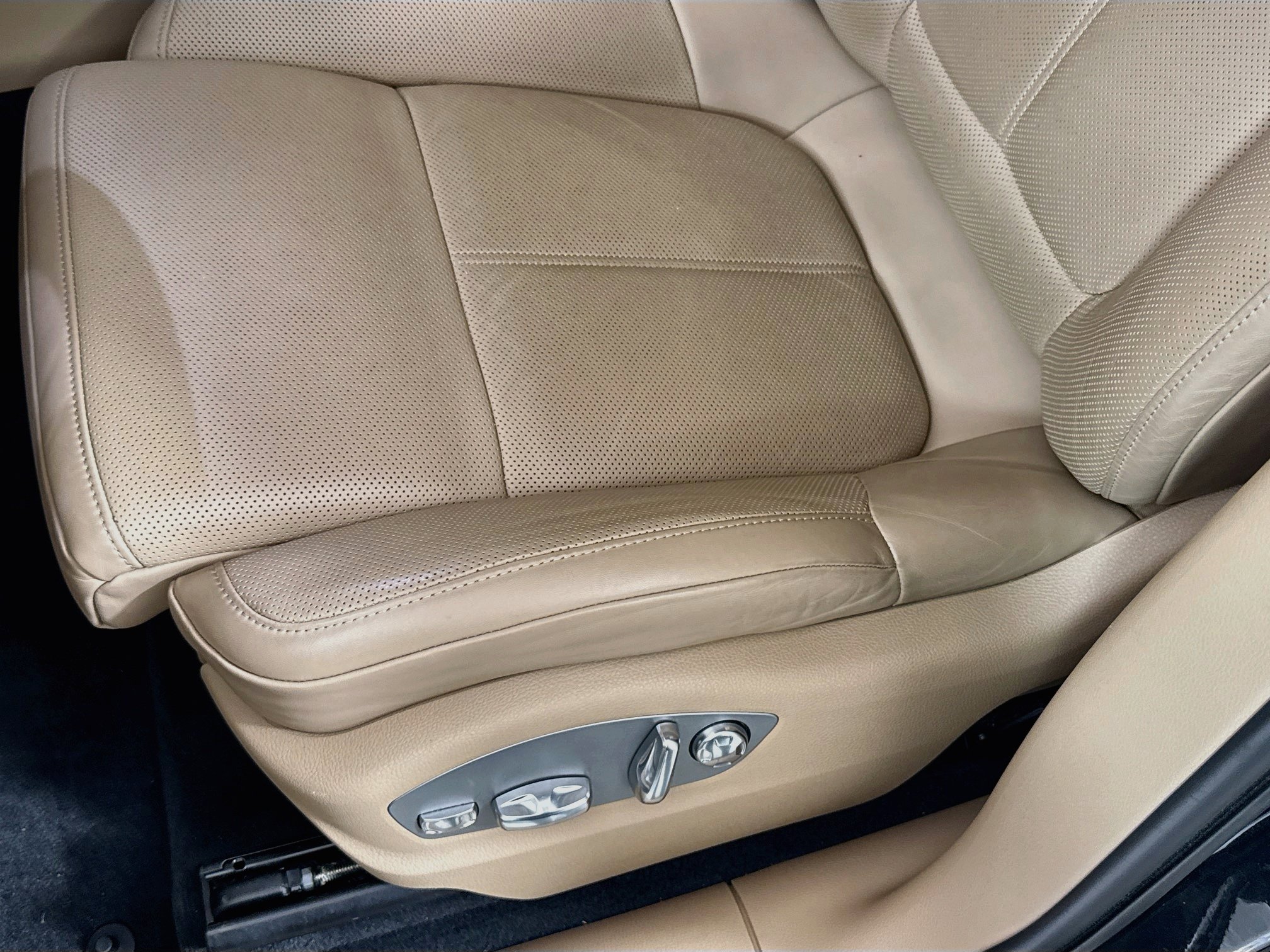 Used 2023 Porsche Macan AWD/4WD image 22