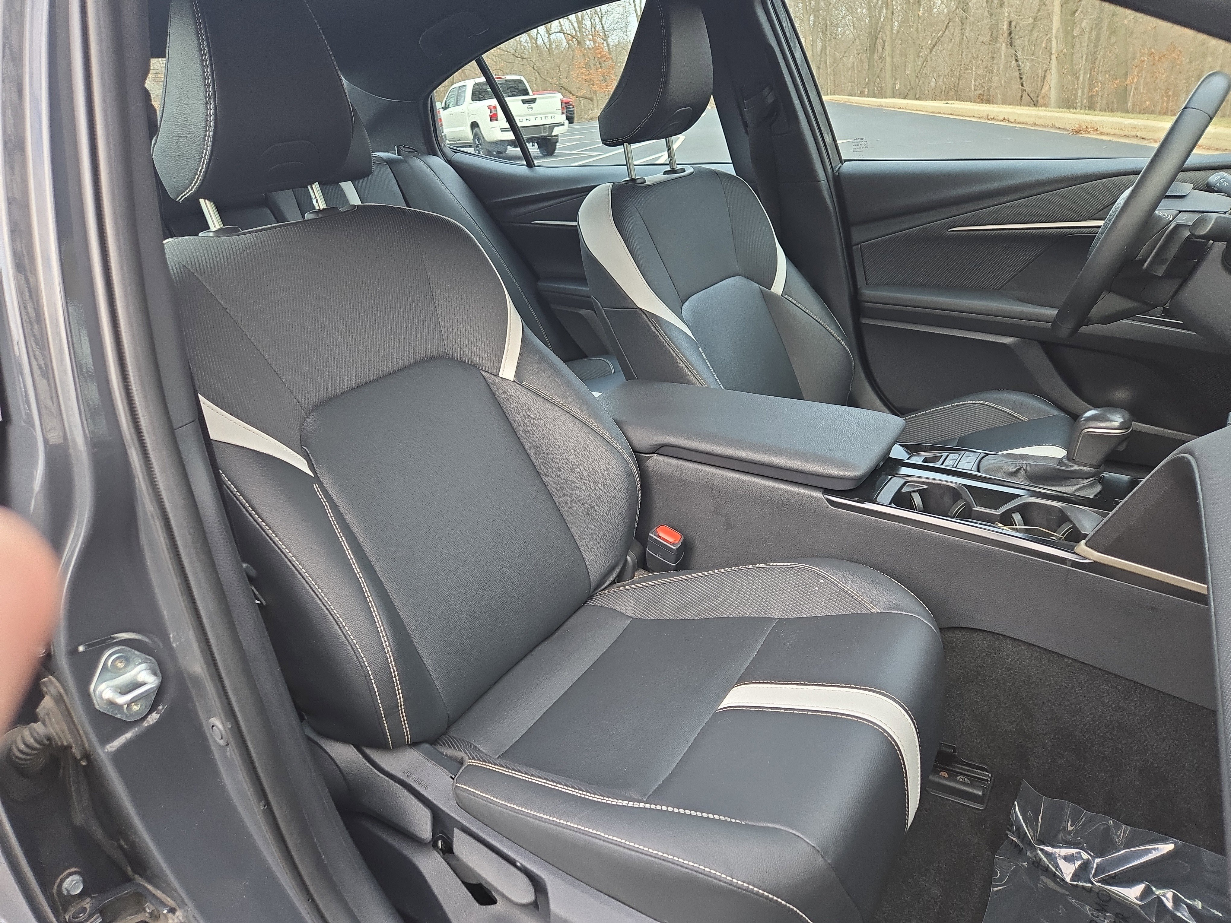 Used 2025 Toyota Camry SE image 24