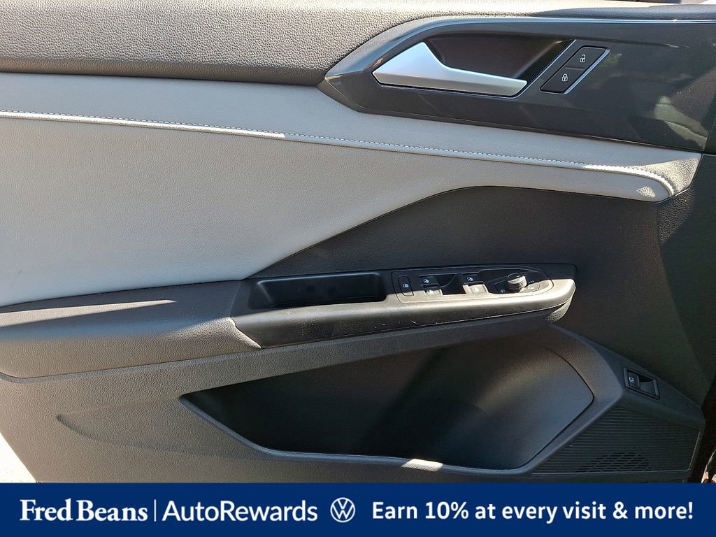 Certified 2023 Volkswagen Taos SEL AWD/4WD image 13