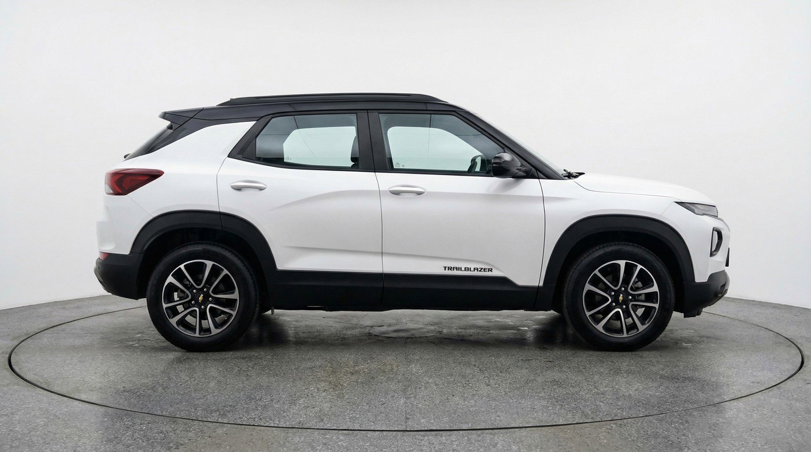 Used 2025 Chevrolet TrailBlazer LT FWD image 11