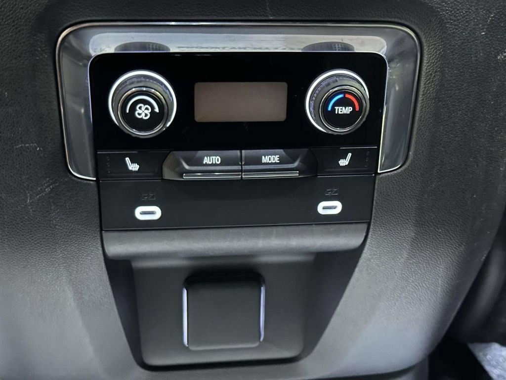Used 2023 Chevrolet Suburban High Country AWD/4WD image 18