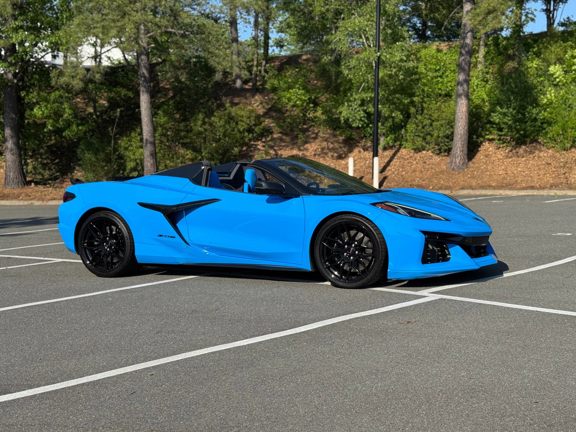 Used 2023 Chevrolet Corvette Z06 w/ Stealth Interior Trim Package RWD image 15