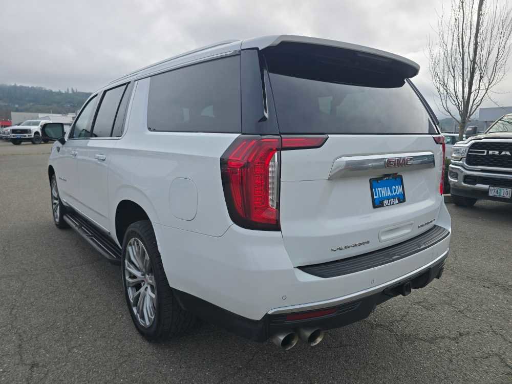 Used 2021 GMC Yukon XL Denali w/ Advanced Technology Package image 3