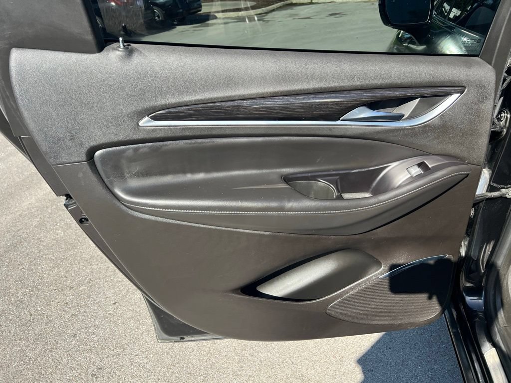 Used 2020 Buick Enclave Avenir w/ Avenir Technology Package AWD/4WD image 21