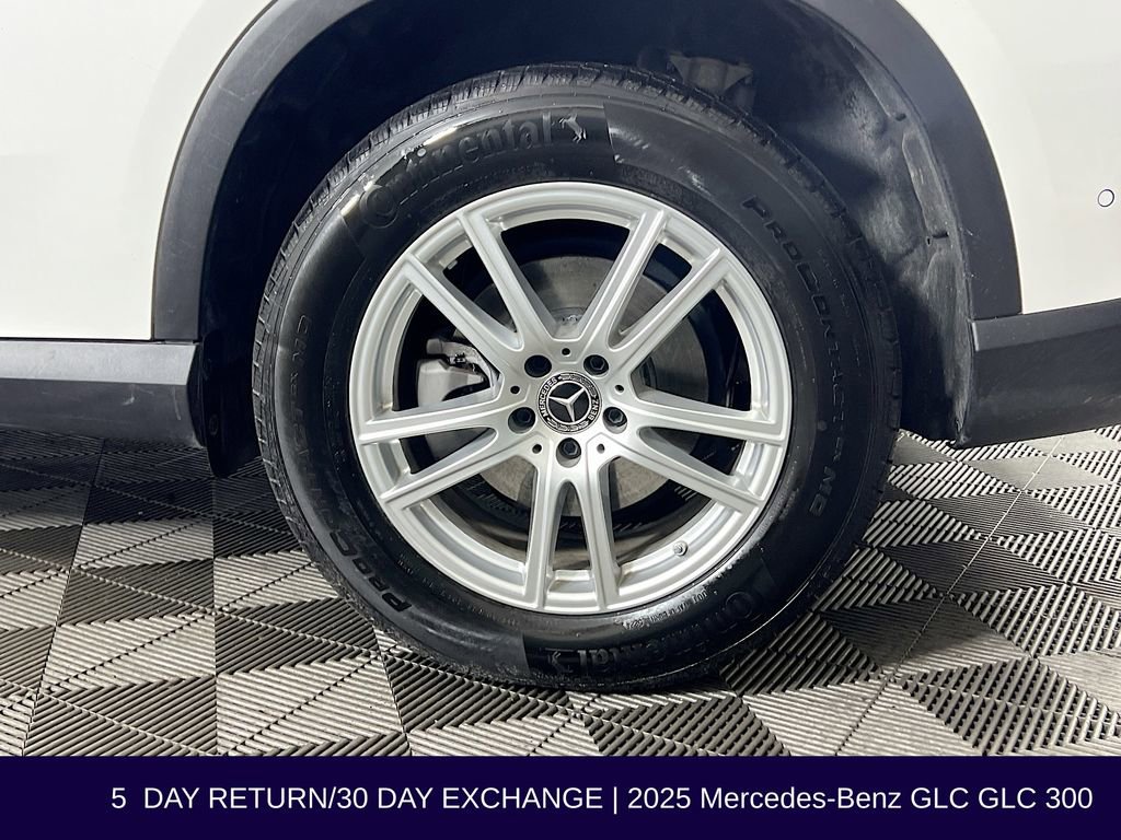 Used 2025 Mercedes-Benz GLC 300 4MATIC image 35