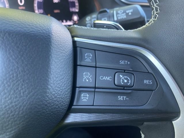 Used 2025 Jeep Grand Cherokee L Altitude image 25