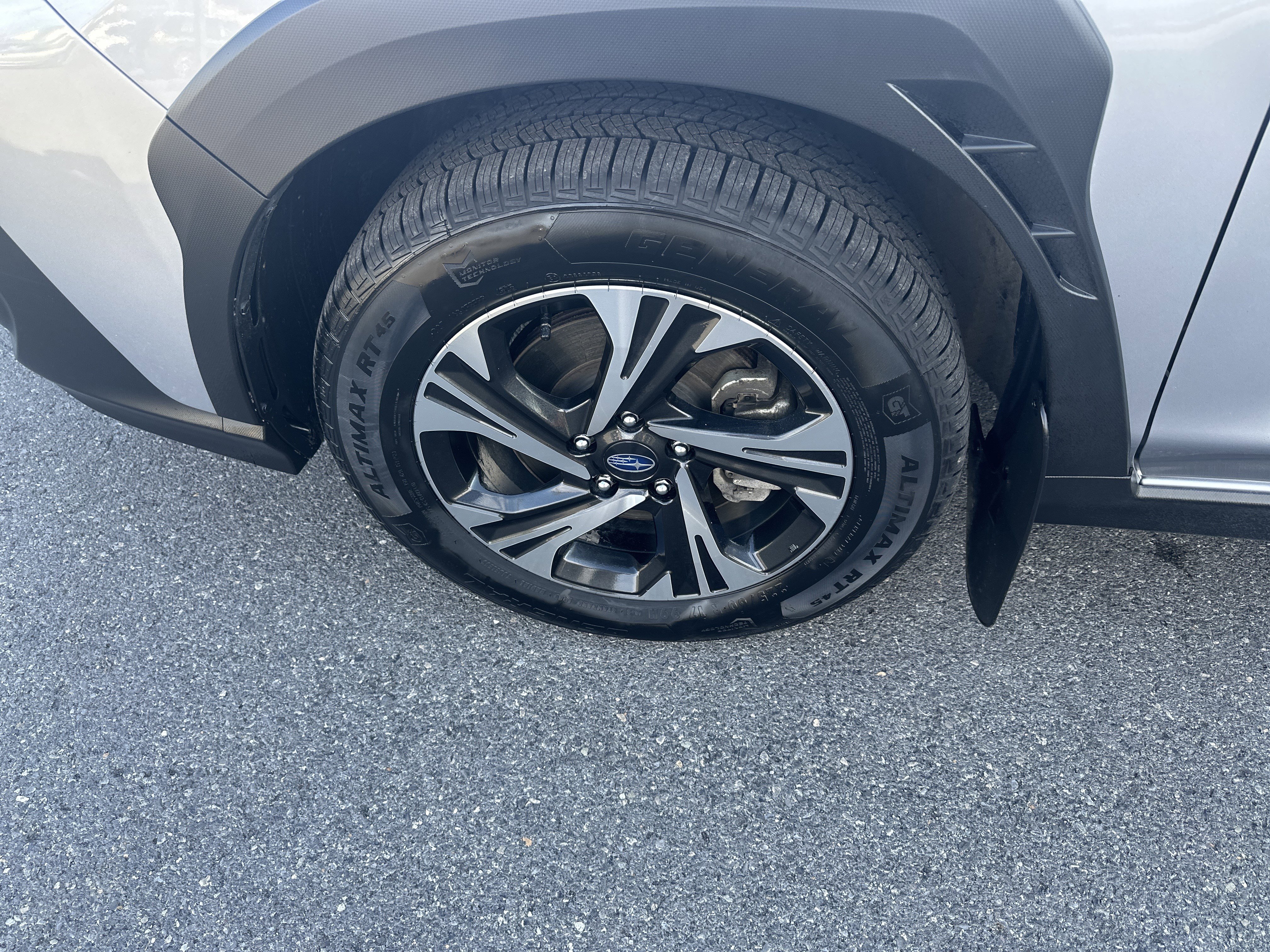 Used 2024 Subaru Crosstrek 2.0i Premium image 11