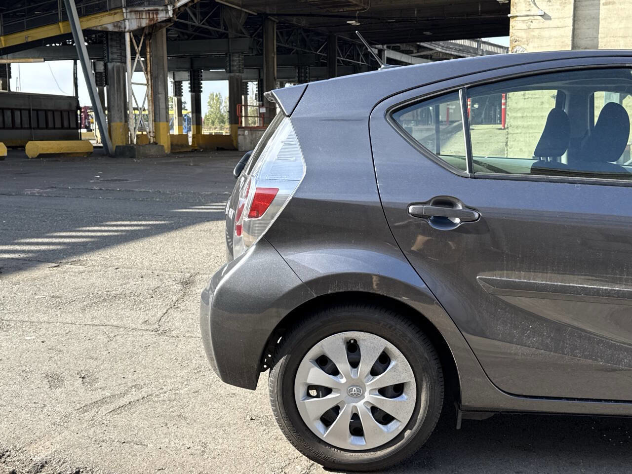 Used 2014 Toyota Prius C Three image 23
