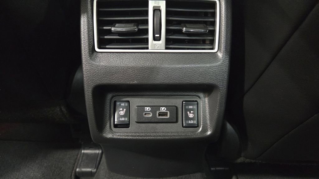 Used 2023 Nissan Maxima SL FWD image 22