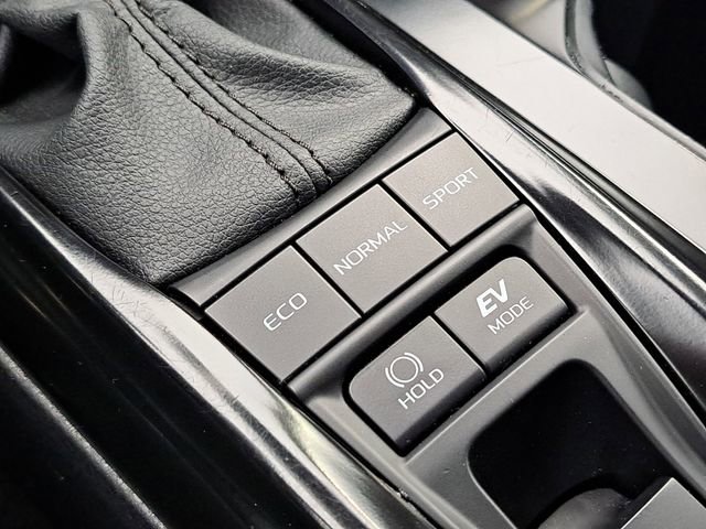 Used 2025 Toyota Camry SE image 15
