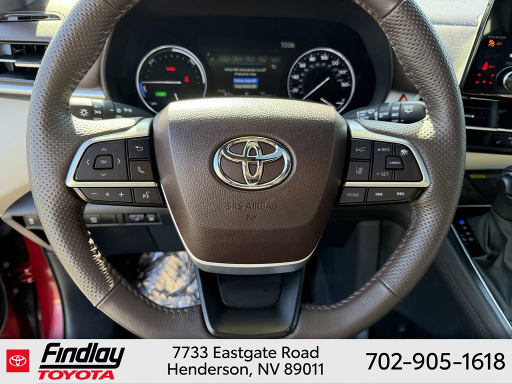 Certified 2023 Toyota Sienna Platinum FWD image 22