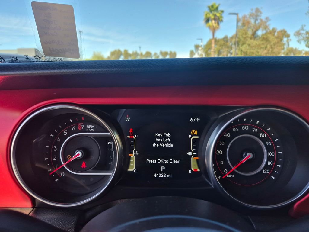 Used 2022 Jeep Gladiator Rubicon w/ Cold Weather Group AWD/4WD image 17