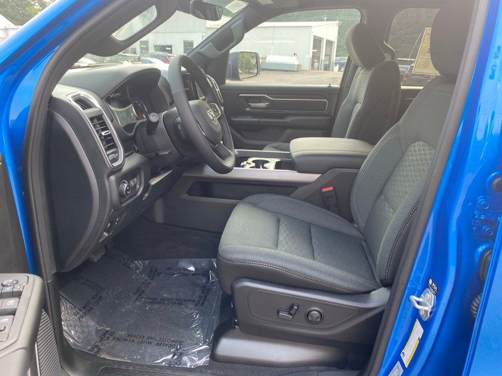 New 2026 RAM 1500 4x4 Crew Cab image 10