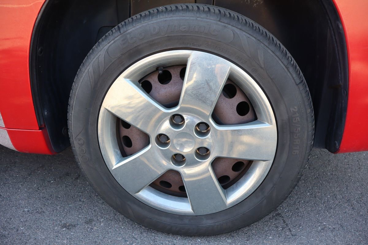 Used 2011 Chevrolet HHR LS image 39