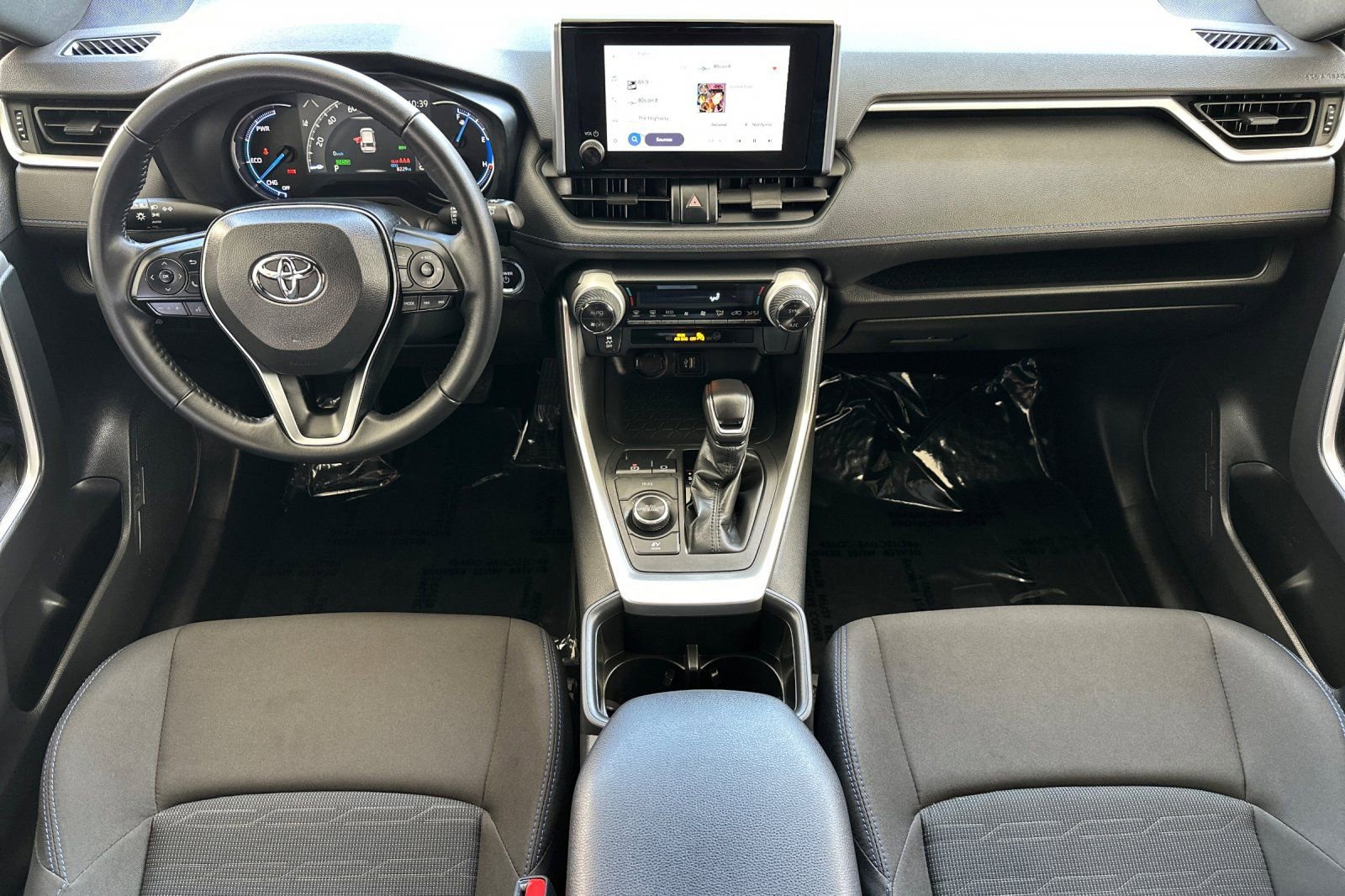 Certified 2025 Toyota RAV4 SE image 14