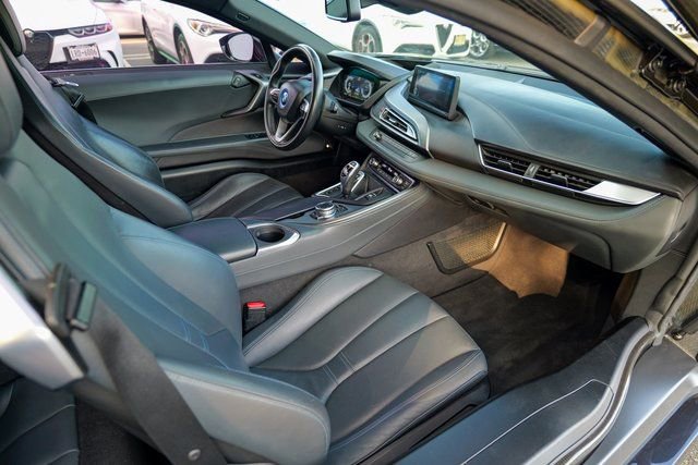 Used 2016 BMW i8 image 19