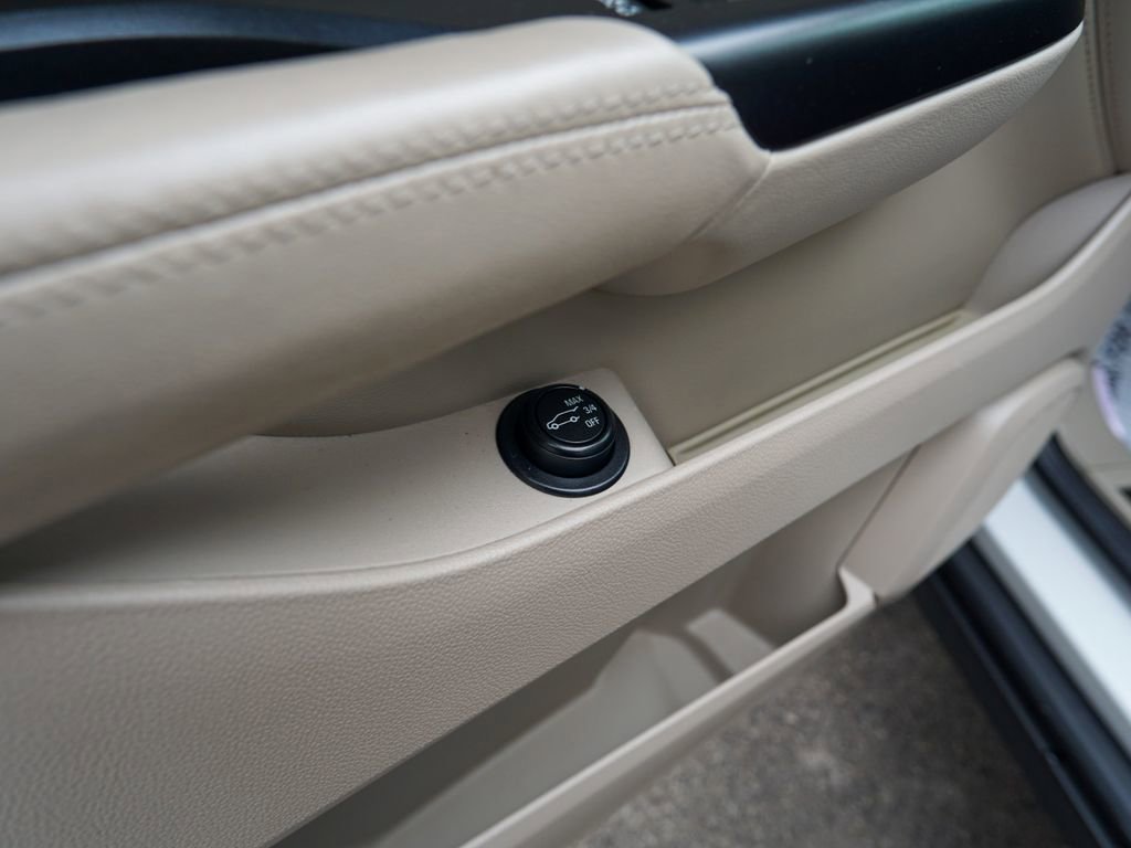 Used 2015 Cadillac SRX Premium FWD image 19