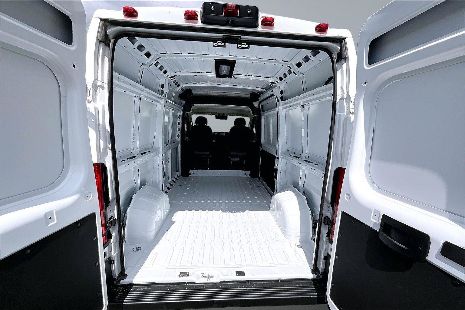 Used 2025 RAM ProMaster 2500 w/ Convenience Group FWD image 26