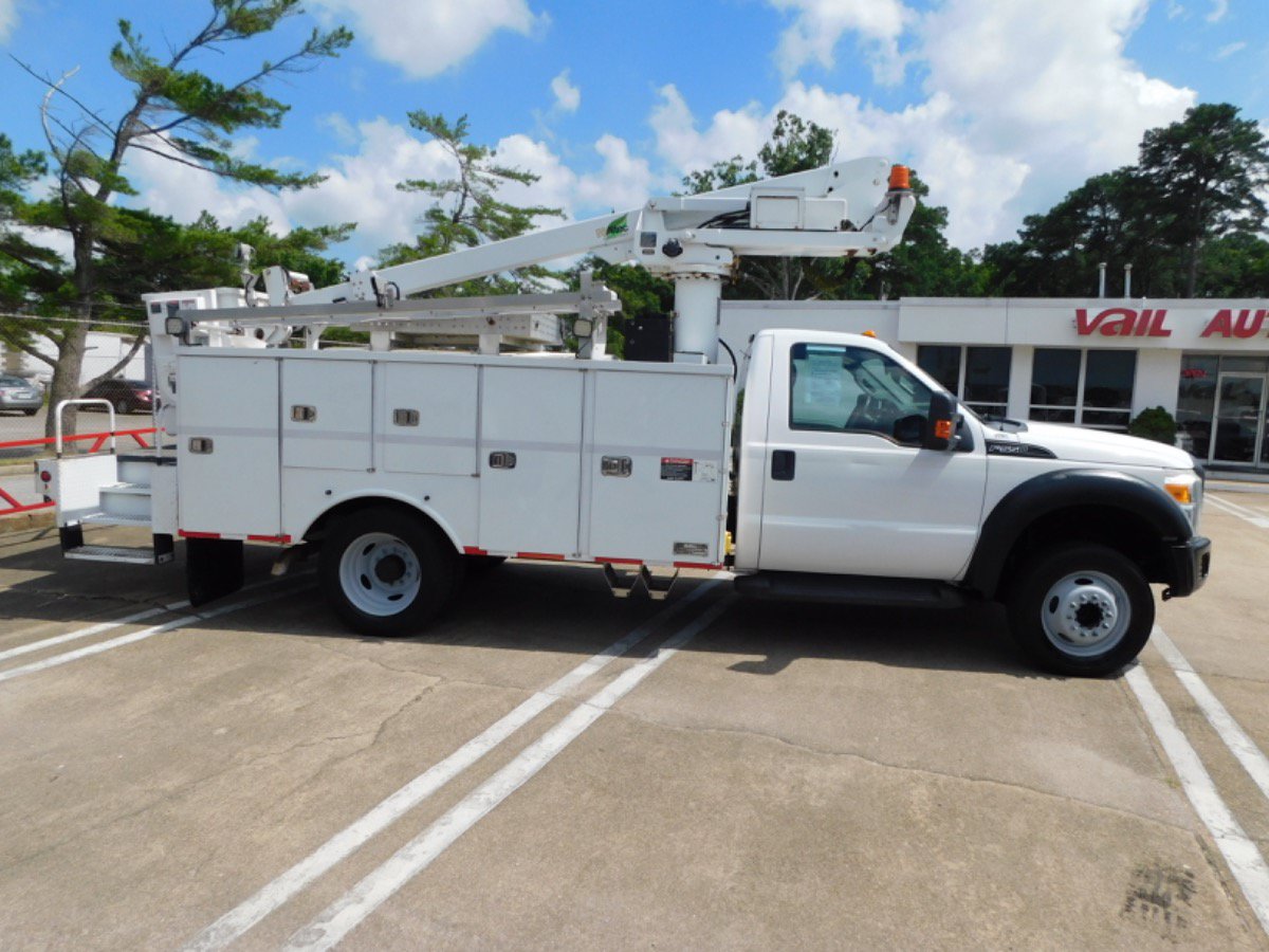 Used 2011 Ford F550 Luxury w/ PWR Equipment Group RWD image 2