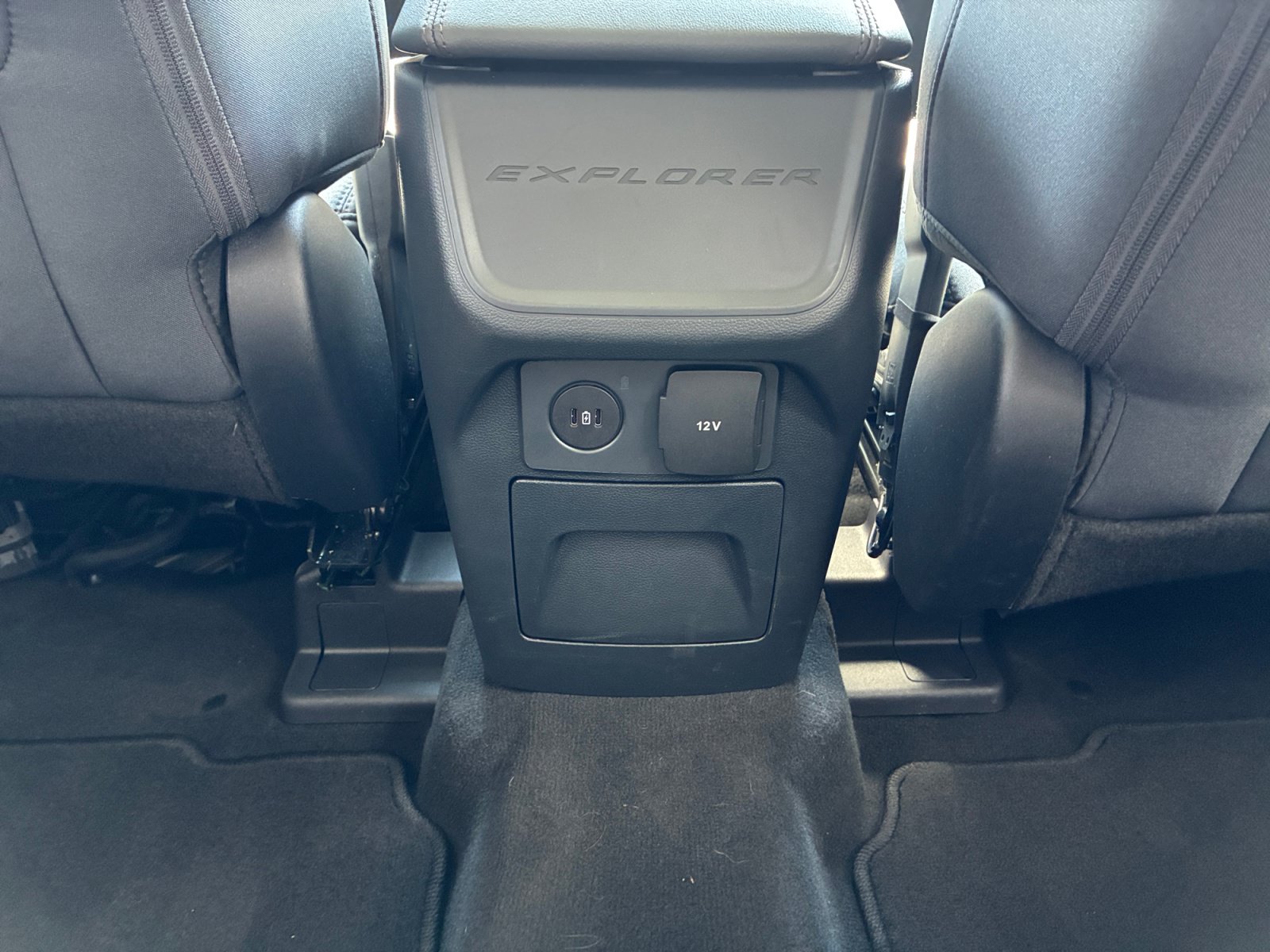 Used 2026 Ford Explorer Active AWD/4WD image 31