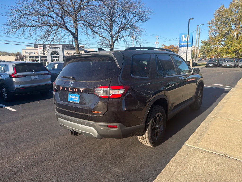 New 2026 Honda Pilot TrailSport image 5