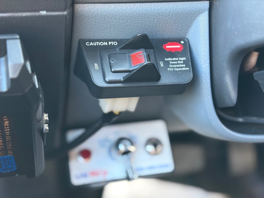 Used 2017 Ford F650 2WD Crew Cab Super Duty image 34