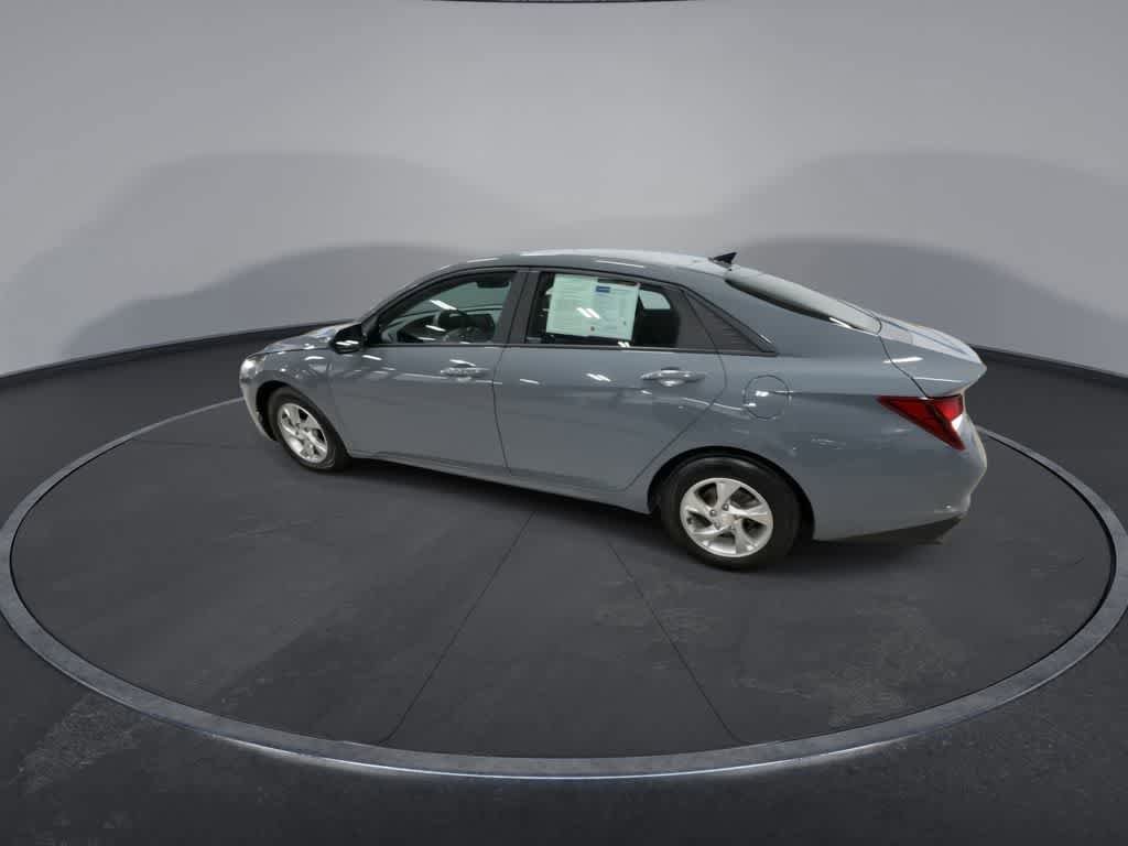 Used 2022 Hyundai Elantra SE FWD image 6