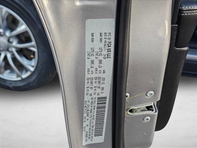 Used 2020 Jeep Cherokee Latitude Plus image 23