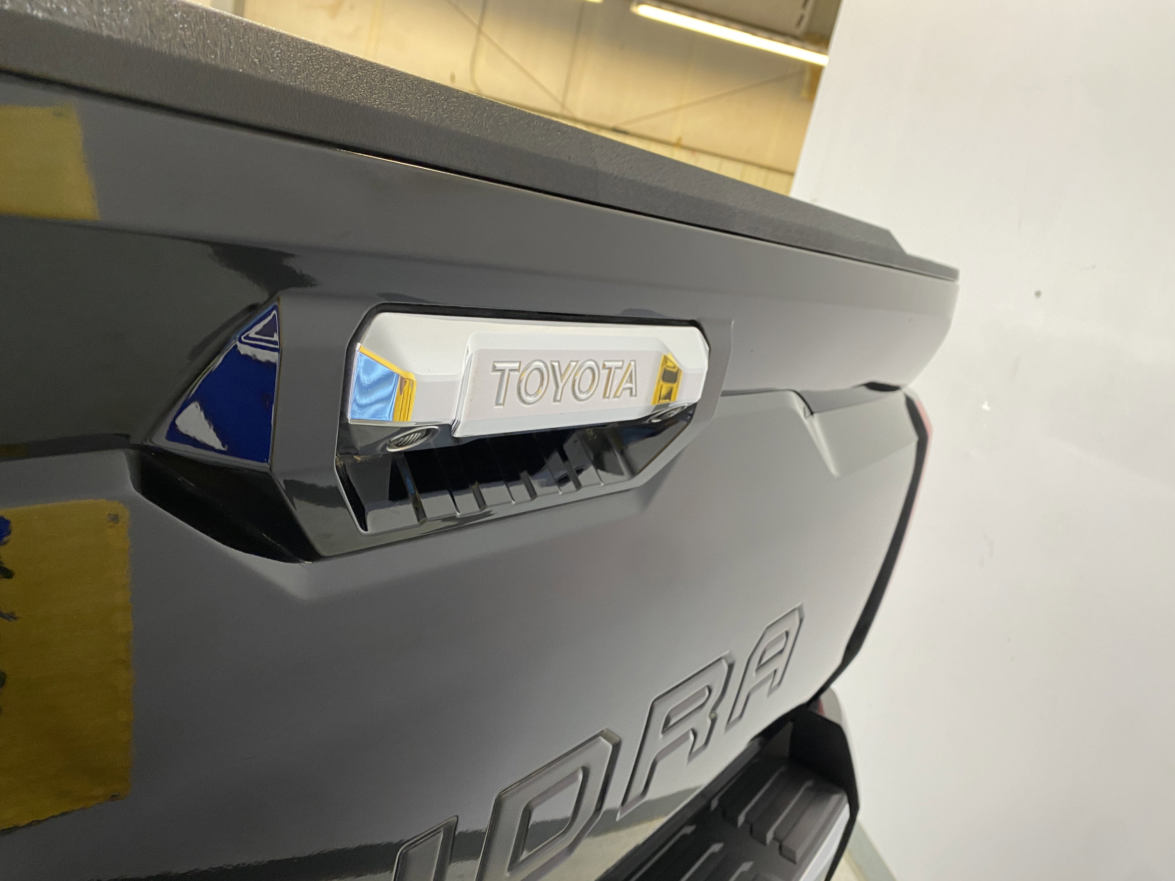 Used 2025 Toyota Tundra Limited w/ Power Package image 18