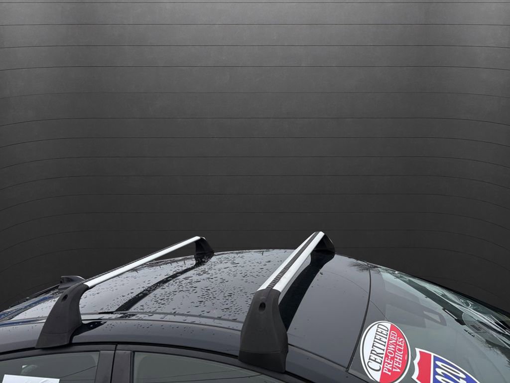 Used 2020 Toyota Prius LE image 3