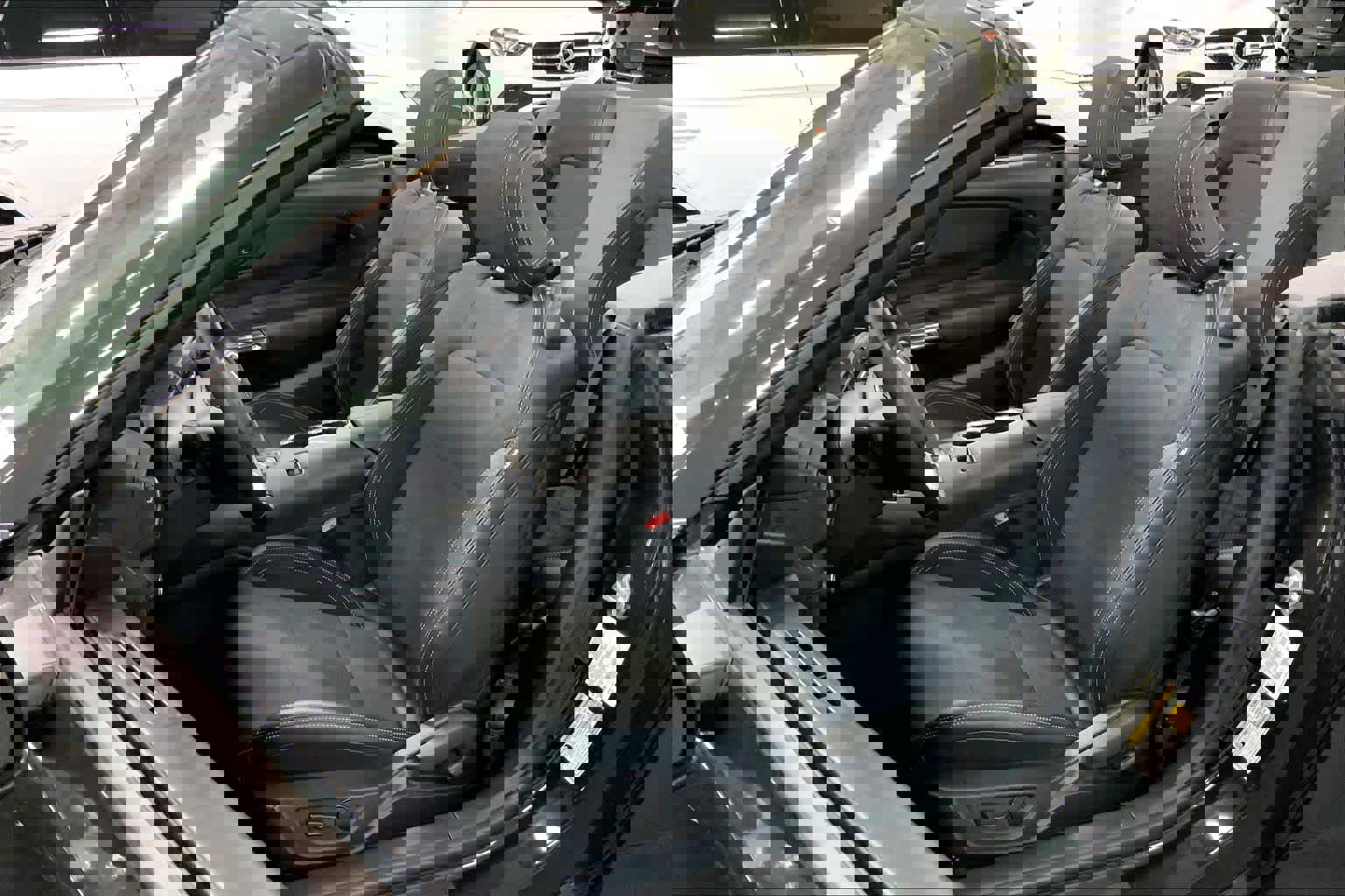 Used 2024 Ford Mustang Convertible image 7