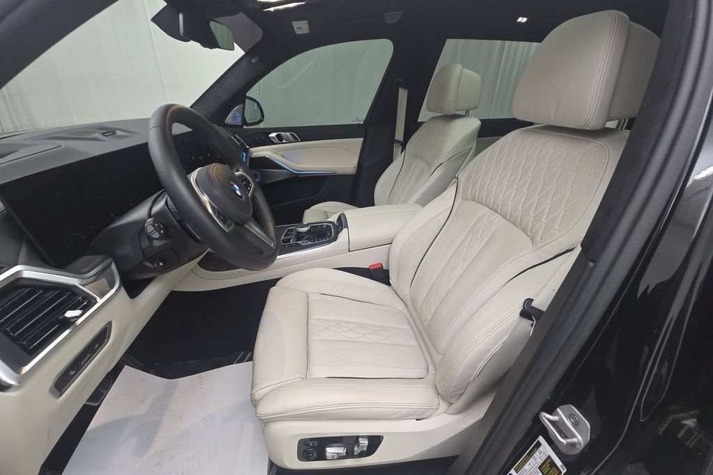 Certified 2025 BMW X7 xDrive40i w/ Executive Package AWD/4WD image 12
