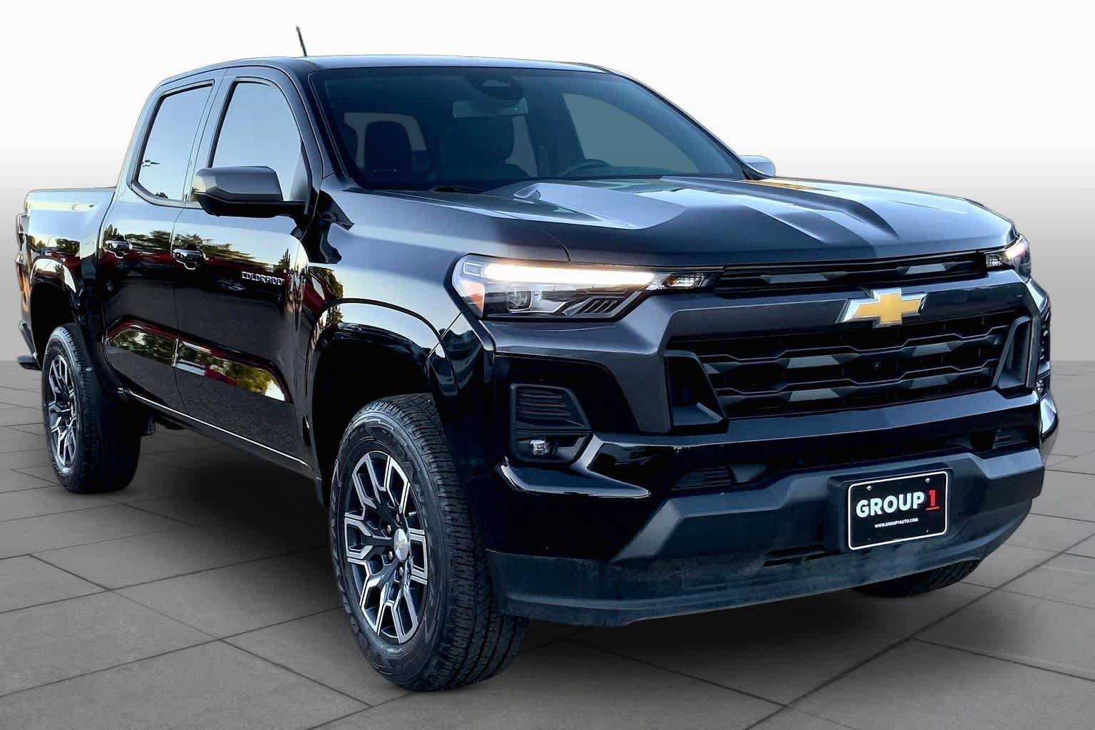 Used 2023 Chevrolet Colorado LT w/ LT Convenience Package III RWD image 2