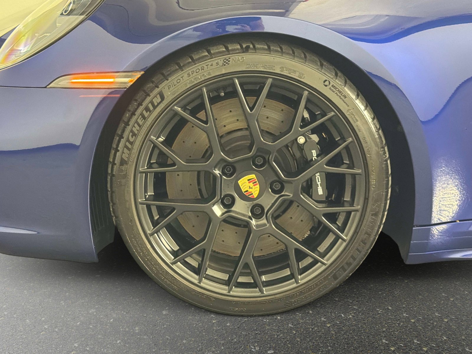 Used 2024 Porsche 911 Carrera 4 GTS AWD/4WD image 12