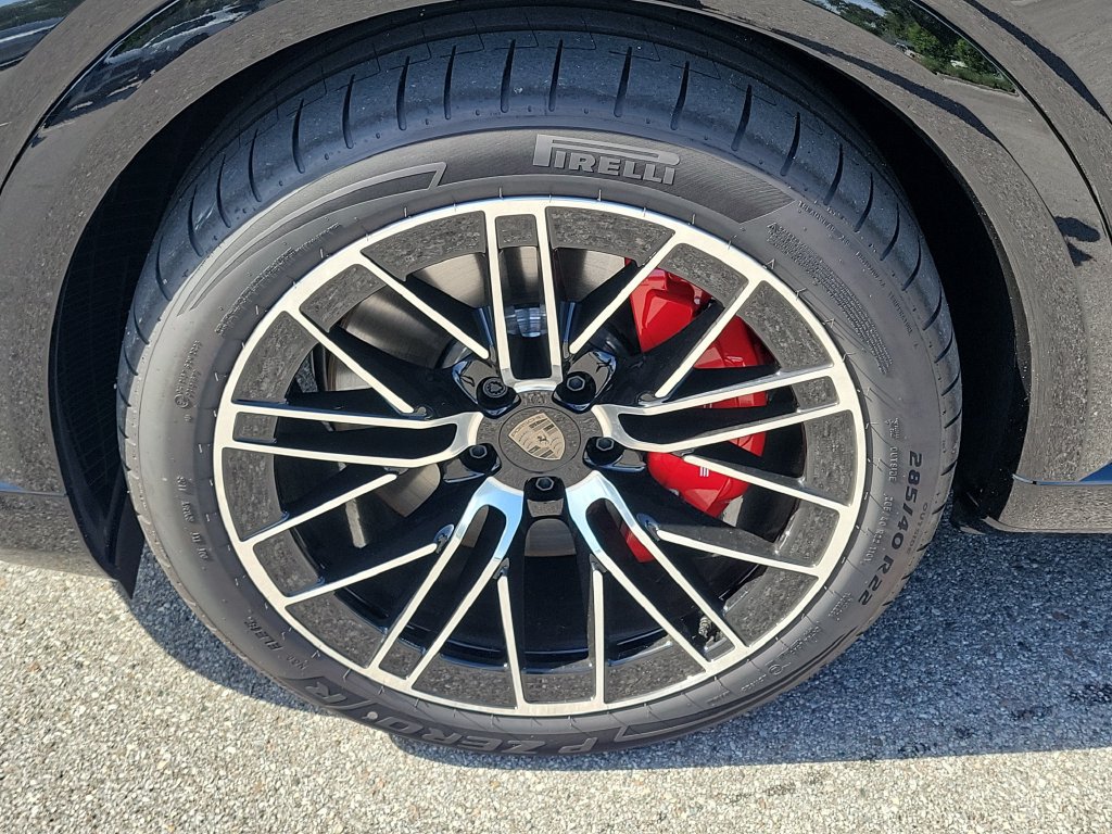 New 2026 Porsche Cayenne Turbo AWD/4WD image 12