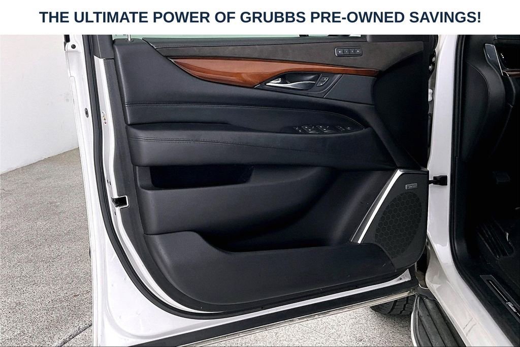 Used 2018 Cadillac Escalade Luxury AWD/4WD image 23