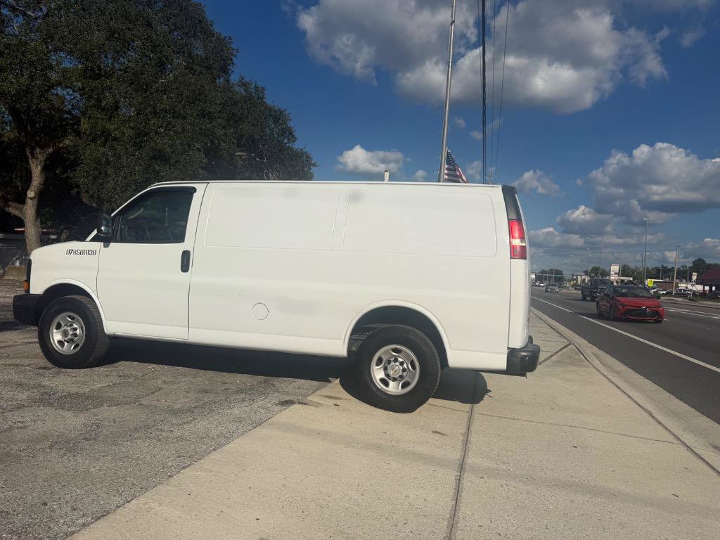Used 2016 Chevrolet Express 2500 RWD image 9