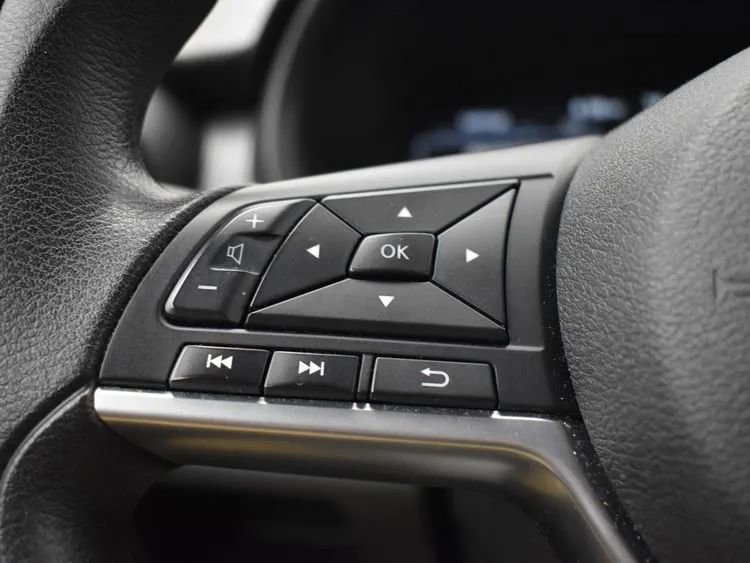 Used 2023 Nissan Kicks SV image 24