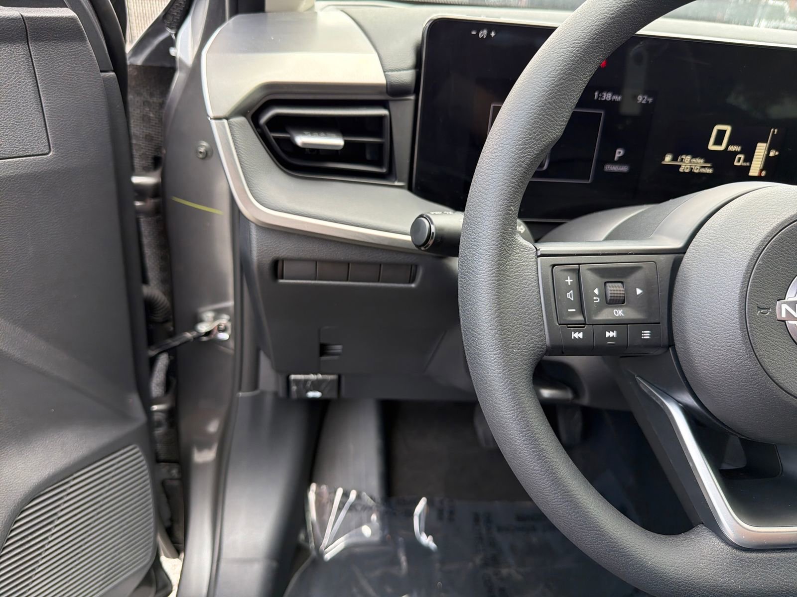 Certified 2025 Nissan Kicks S AWD/4WD image 17