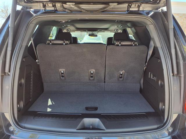 Used 2022 GMC Yukon SLT w/ SLT Premium Package image 23
