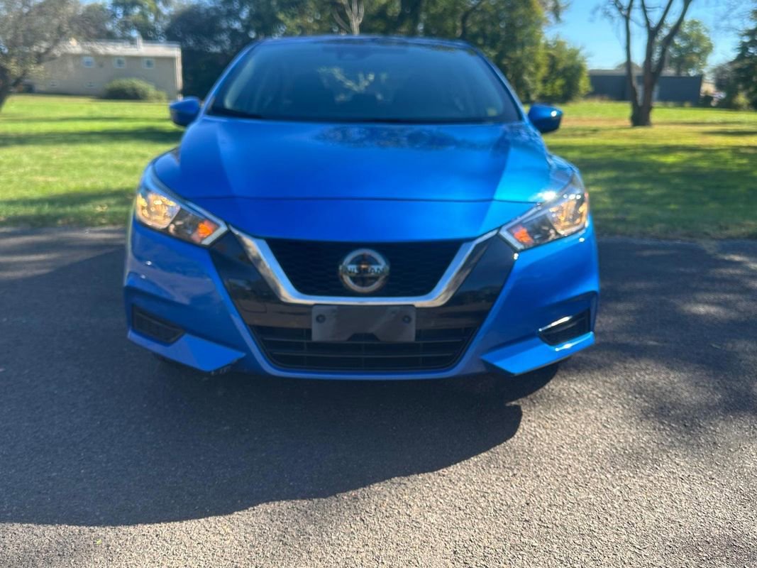 Used 2021 Nissan Versa SV image 2