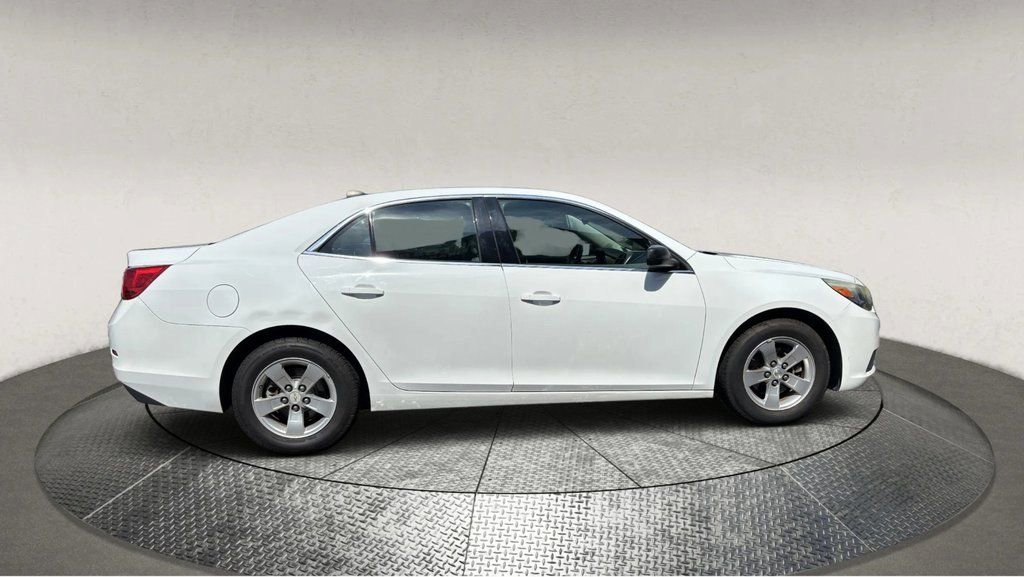 Used 2014 Chevrolet Malibu LS image 2