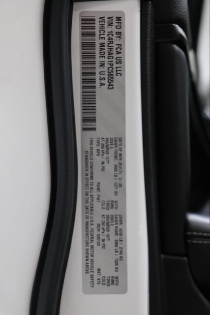 Used 2023 Jeep Grand Cherokee Altitude AWD/4WD image 40